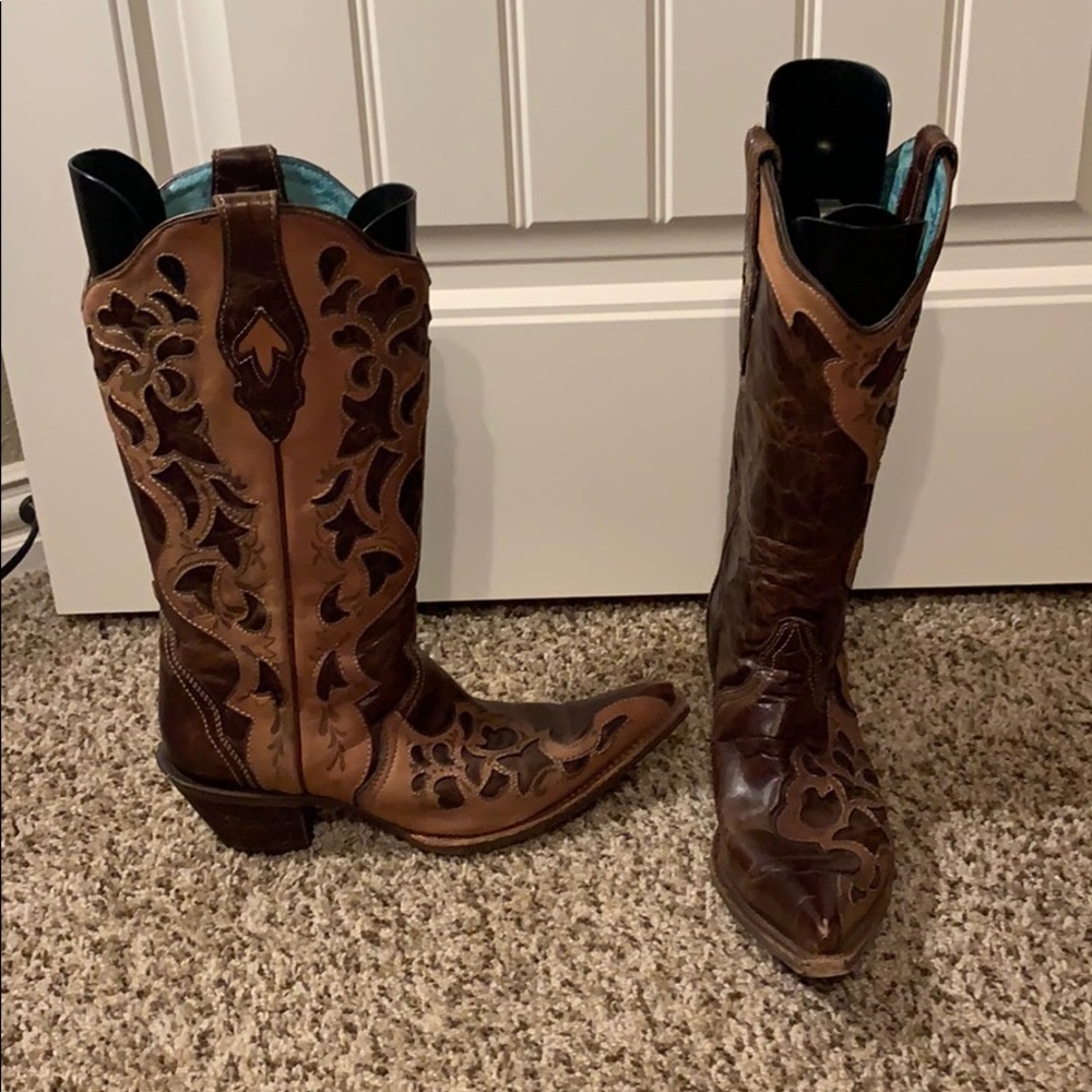 Corral wide calf boots - size 9 BARELY WORN